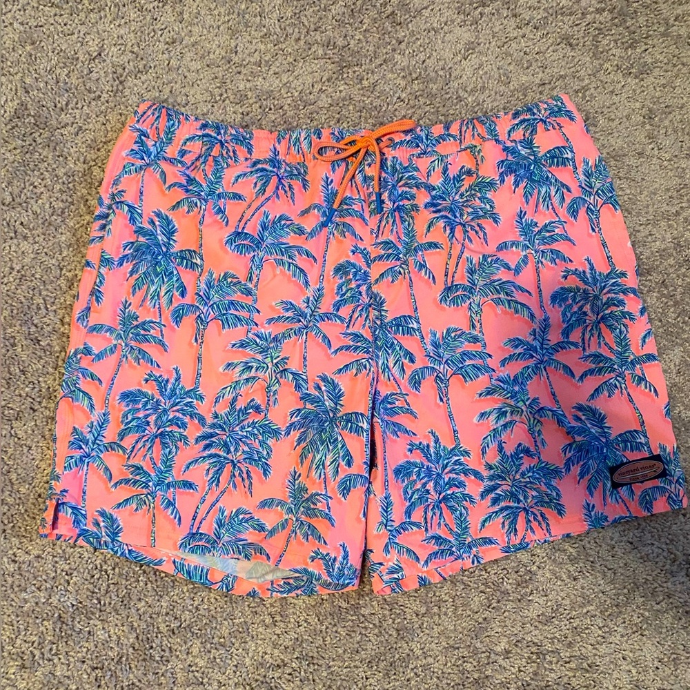 Vineyard Vines men’s XL swim trunks